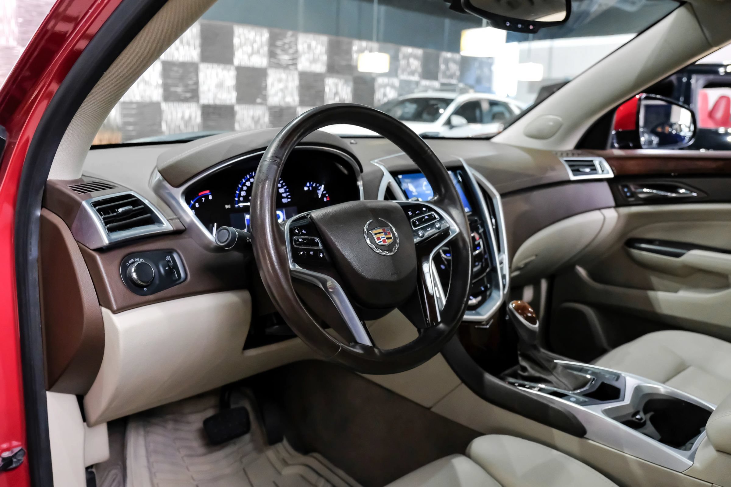 Used 2016 Cadillac SRX Luxury FWD image 3