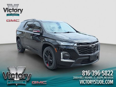 Used 2023 Chevrolet Traverse Premier w/ Redline Edition FWD image 1