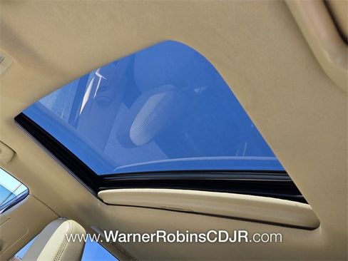 Used 2019 Toyota Highlander XLE image 22