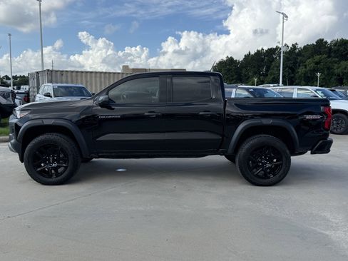 Used 2024 Chevrolet Colorado Trail Boss AWD/4WD image 9