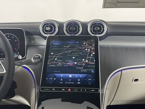 New 2026 Mercedes-Benz GLC 300 image 17