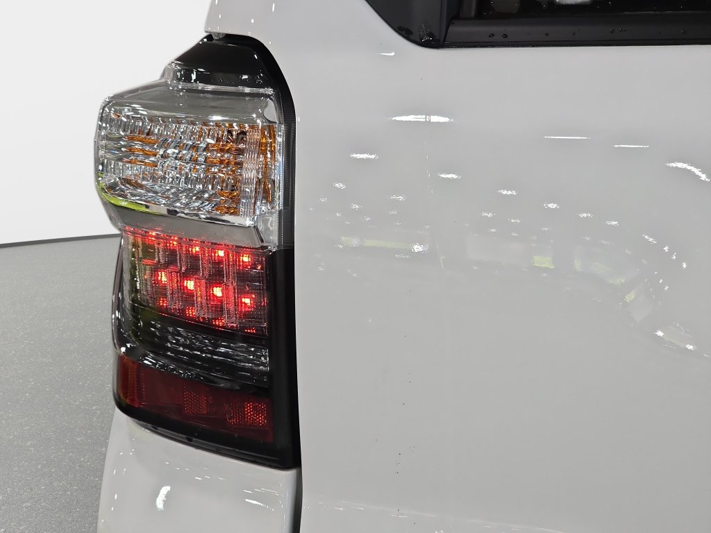 Used 2024 Toyota 4Runner TRD Off-Road Premium w/ Moonroof Package AWD/4WD image 23