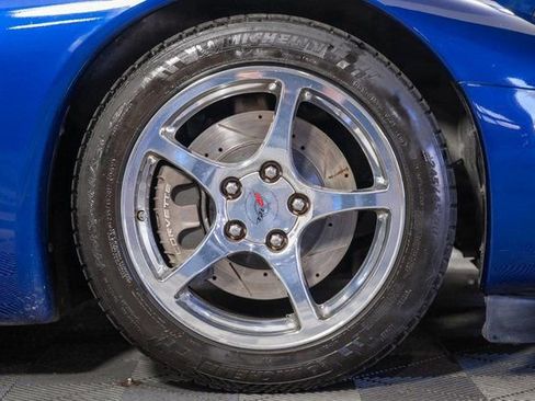 Used 2004 Chevrolet Corvette Convertible w/ Preferred Equipment Group image 17