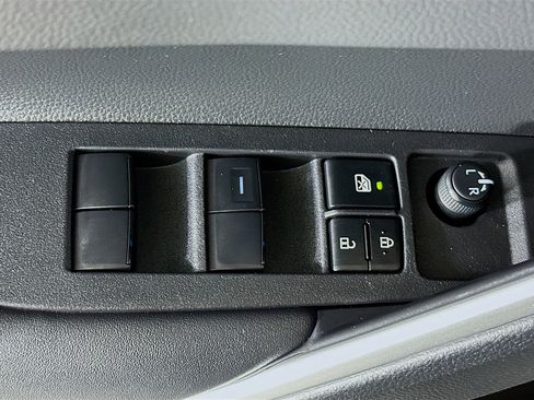 Used 2023 Toyota Corolla Cross XLE w/ Convenience Package AWD/4WD image 14