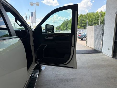 Used 2025 Chevrolet Silverado 2500 LT w/ Convenience Package AWD/4WD image 24