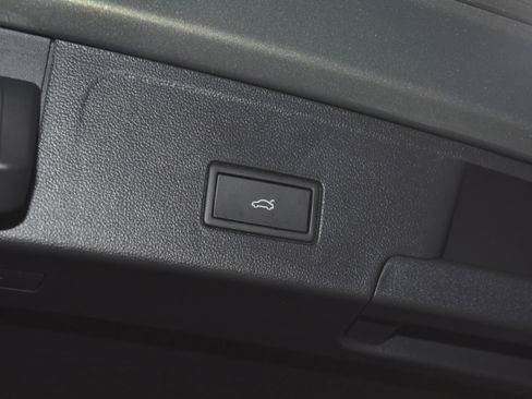 New 2026 Volkswagen Atlas Cross Sport SE image 25