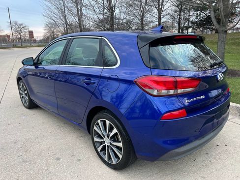 Used 2019 Hyundai Elantra GT image 7
