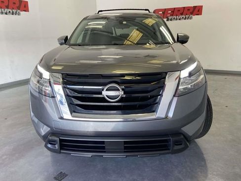 Used 2022 Nissan Pathfinder SV image 8