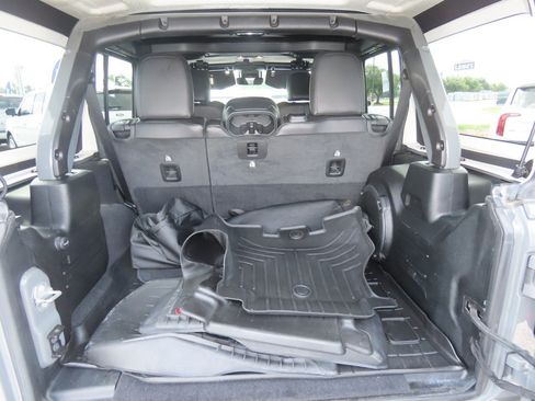 Used 2020 Jeep Wrangler Unlimited Sahara AWD/4WD image 14