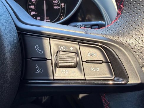 Used 2023 Alfa Romeo Giulia Estrema AWD/4WD image 32