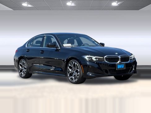 Used 2025 BMW 330i Sedan w/ Premium Package RWD image 7