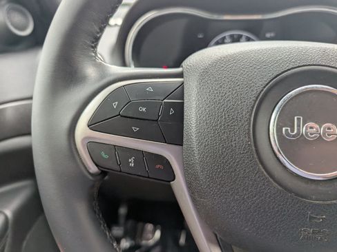 Used 2018 Jeep Grand Cherokee Laredo AWD/4WD image 22