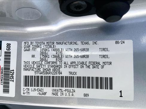 Used 2024 Toyota Tundra Limited AWD/4WD image 36