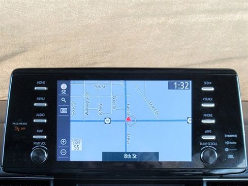 Used 2021 Toyota Sienna Limited image 27