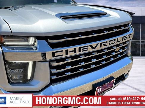 Used 2022 Chevrolet Silverado 2500 LTZ AWD/4WD image 38