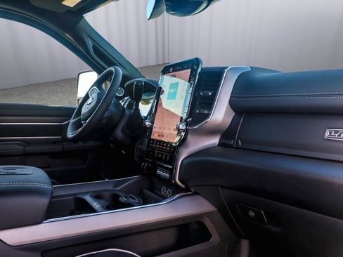 New 2026 RAM 2500 Laramie AWD/4WD image 12