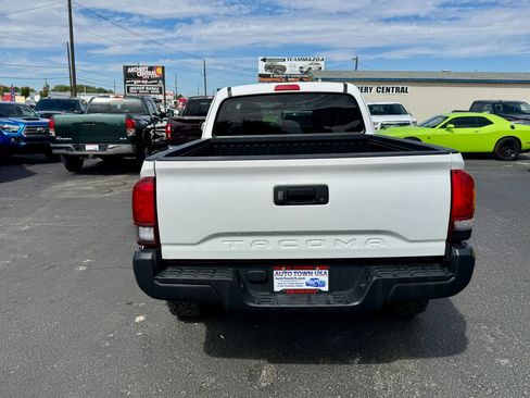 Used 2019 Toyota Tacoma SR RWD image 4