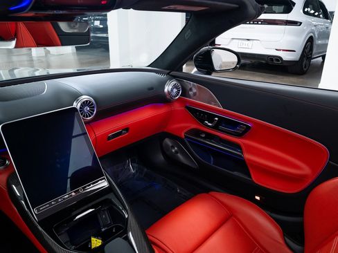 Used 2022 Mercedes-Benz SL 63 AMG 4MATIC image 13