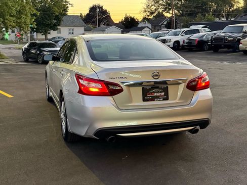 Used 2018 Nissan Altima 2.5 S w/ S Convenience Package image 5