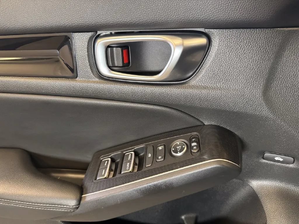Used 2022 Honda Civic Touring image 19