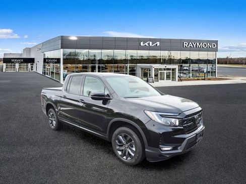 Used 2024 Honda Ridgeline Sport image 10