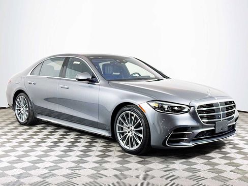 Used 2022 Mercedes-Benz S 580 4MATIC Sedan image 3