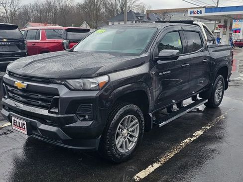 Used 2023 Chevrolet Colorado LT w/ LT Convenience Package II AWD/4WD image 2