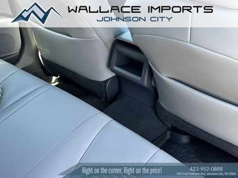 Used 2020 Toyota Camry SE FWD image 36