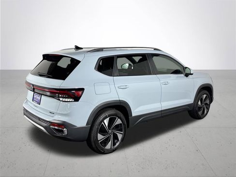 New 2025 Volkswagen Taos SE image 6