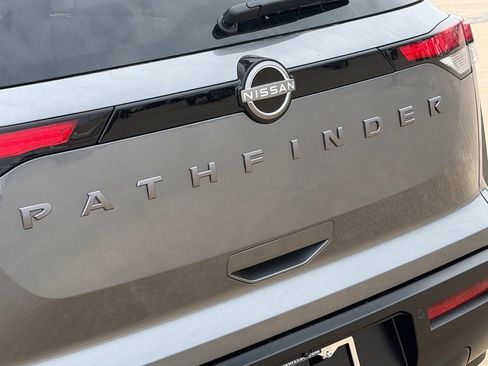 New 2026 Nissan Pathfinder SV image 7