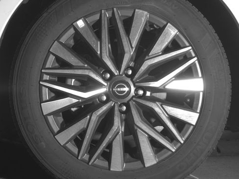 Used 2025 Nissan Altima 2.5 SV image 12