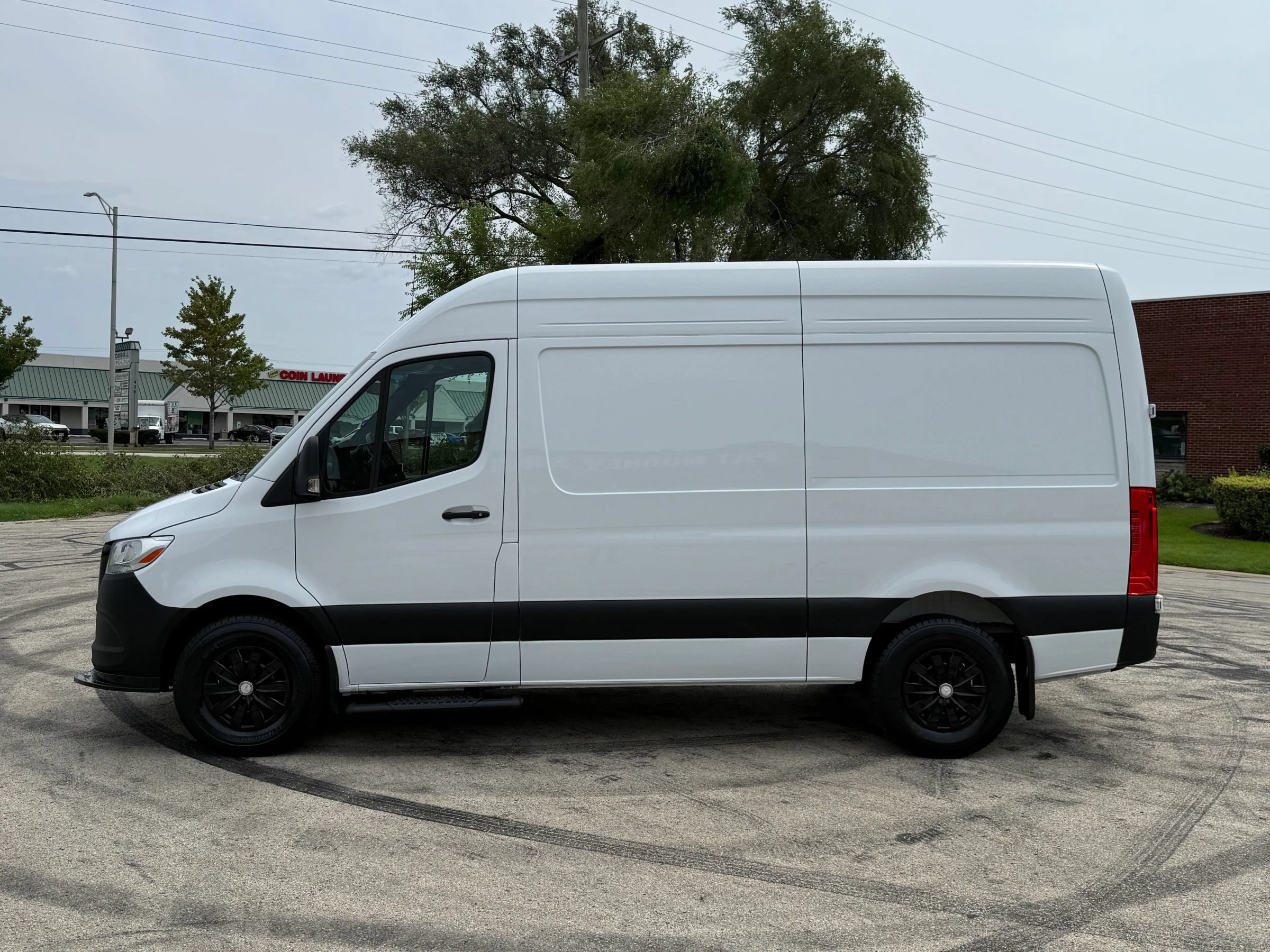 Used 2025 Mercedes-Benz Sprinter 2500 image 7
