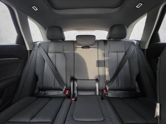New 2025 Audi Q5 Premium w/ Convenience Package AWD/4WD image 17