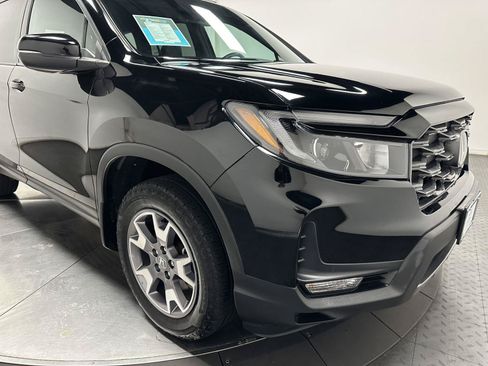 Certified 2023 Honda Passport TrailSport image 3