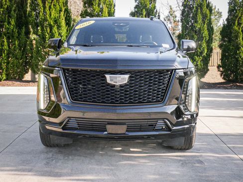 Used 2026 Cadillac Escalade ESV Platinum Sport w/ LPO, ONYX Package image 3