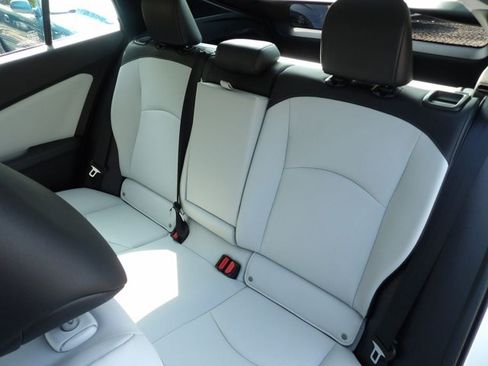 Used 2019 Toyota Prius XLE AWD/4WD image 21