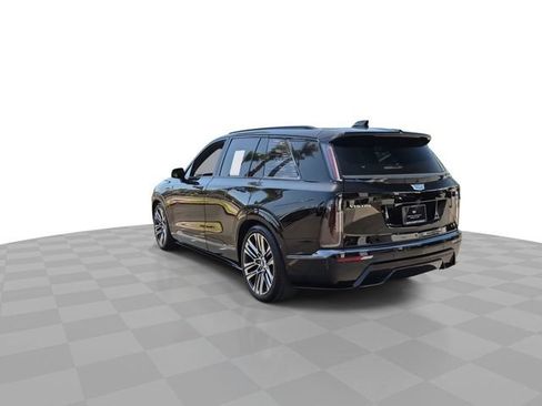 Used 2026 Cadillac Vistiq Platinum w/ LPO, Floor Liner Package AWD/4WD image 7