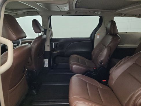 Used 2015 Toyota Sienna Limited Premium AWD/4WD image 18