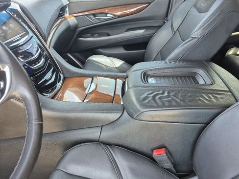 Used 2018 Cadillac Escalade Luxury RWD image 17