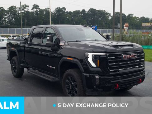 Used 2024 GMC Sierra 2500 AT4 AWD/4WD image 3