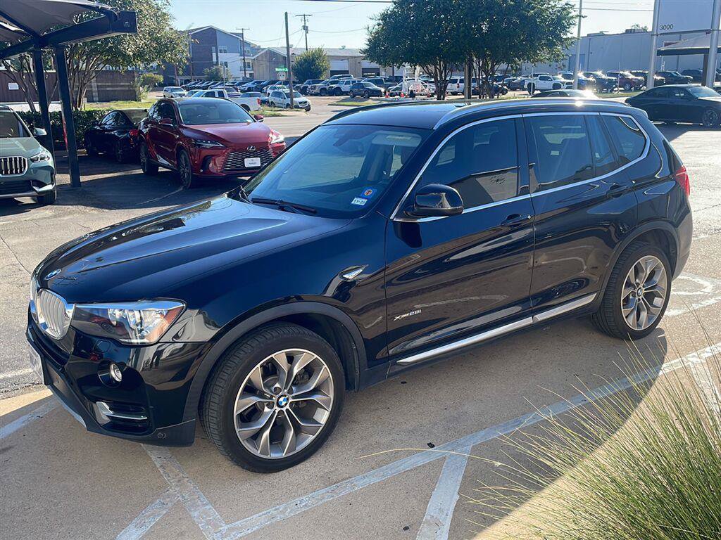 Used 2017 BMW X3 xDrive28i AWD/4WD image 1