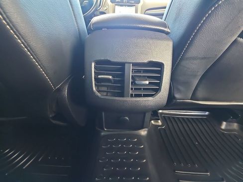 Used 2019 Ford Fusion SE FWD image 22
