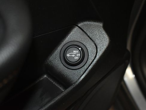 Used 2021 GMC Terrain SLE w/ Driver Convenience Package FWD image 6