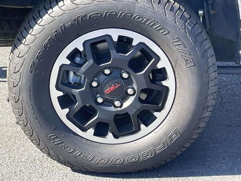 Used 2025 Toyota Tacoma TRD Off-Road image 13