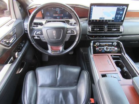 Used 2023 Lincoln Navigator Reserve AWD/4WD image 19