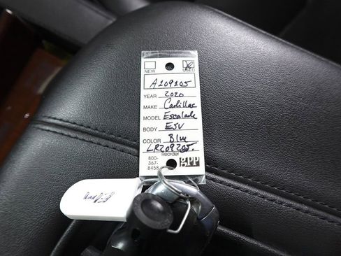 Used 2020 Cadillac Escalade ESV Premium Luxury image 35