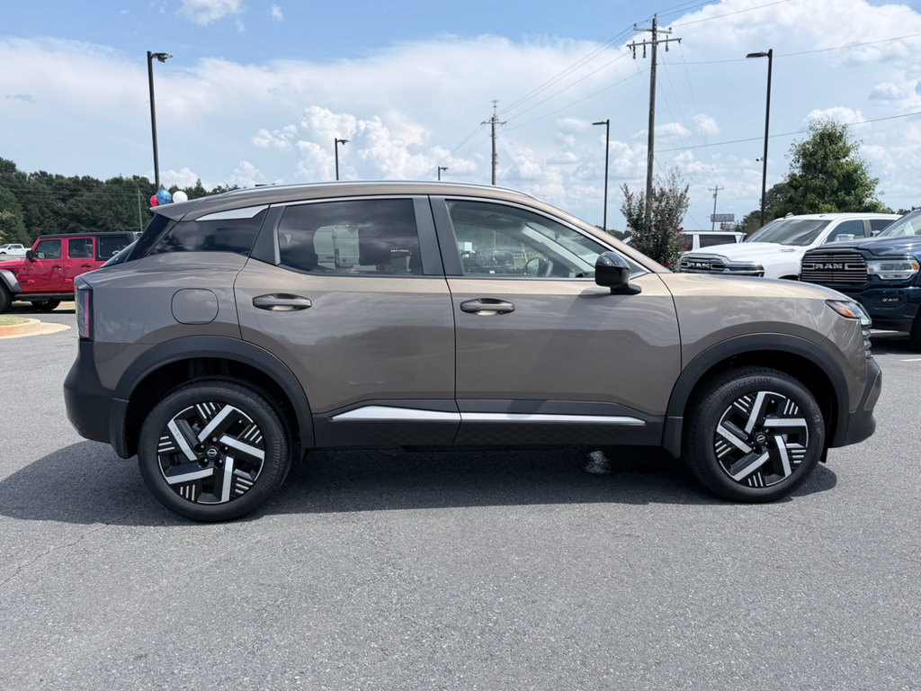 Used 2026 Nissan Kicks SV FWD image 4