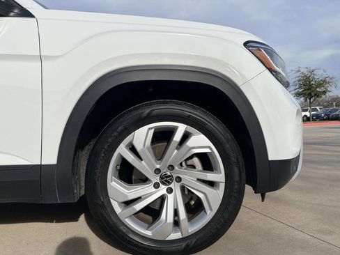 Used 2023 Volkswagen Atlas SE w/ Panoramic Sunroof Package image 8