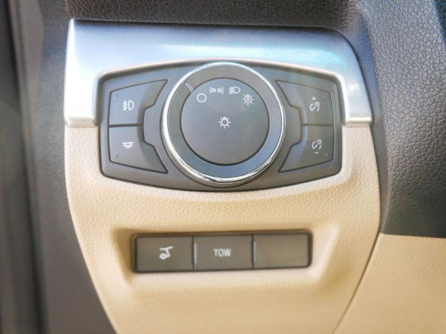 Used 2017 Ford Explorer Limited w/ Equipment Group 301A AWD/4WD image 16