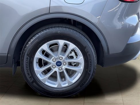 Used 2022 Ford Escape SE w/ Cold Weather Package image 37